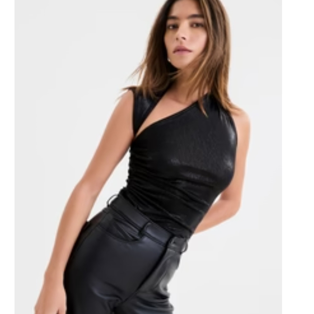 Aiyana:  Elegant Black One-Shoulder Top